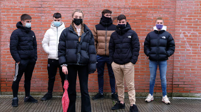 Foto de un grupo de jóvenes de 18 años, en Zizur.