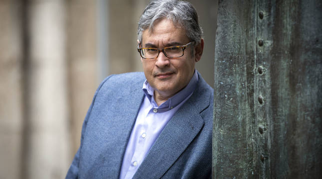Juan Manuel de Prada Blanco fue Premio Planeta 1997 por La tempestad. En su última novela, Cartas del sobrino a su diablo, habla sobre la España que ha dejado la pandemia del coronavirus.