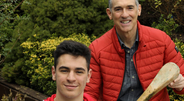 Óscar Inausti ha entrenado en el Club Tenis Pamplona toda su vida. Ahora su hijo, Javier Insausti también compite con el club.
