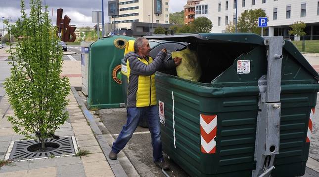 Mairaga estudia implantar algún sistema de control del reciclaje