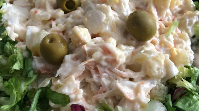 Esta ensaladilla de langostinos y txaka es una de las tres recetas geniales para