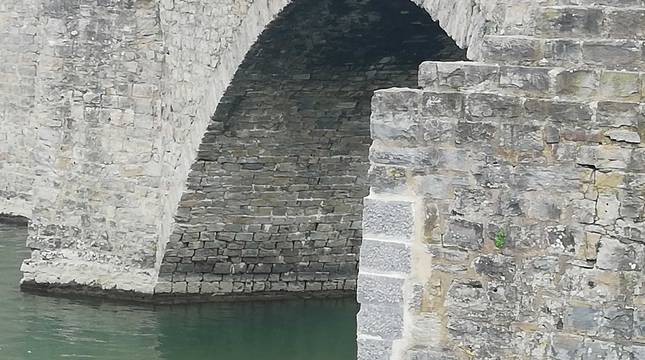 Fotos de la restauración del puente de Santa Engracia en Pamplona