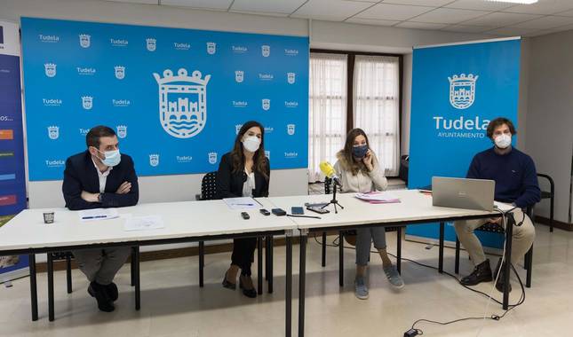 Zeus Pérez, Marta García, Amaya Pardo y Andrés Huguet, en la presentación de los Proyectos de Intervención Global (PIG) del plan Tudela Renove.