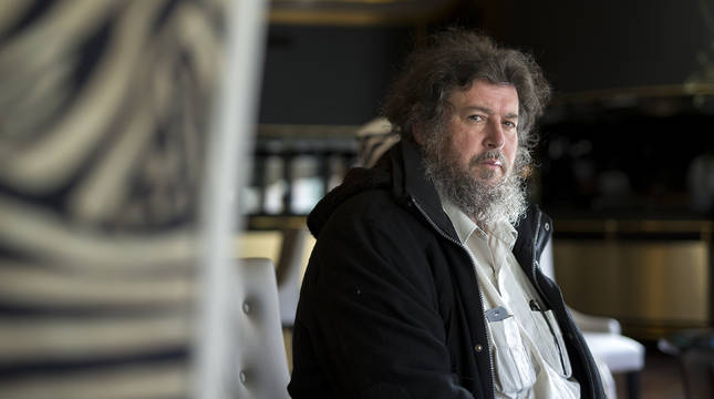 Pedro G. Romero, este miércoles, en el hotel Tres Reyes de Pamplona. El festival proyectará hoy su película Nueve Sevillas.