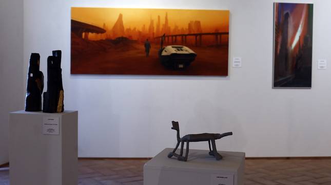 Las salas 1 y 2 del Palacio del Condestable acogen hasta el 28 de abril la exposición 'Artea Oinez 2021'.