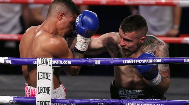 Fotos del combato de boxeo por el título Superwélter de España