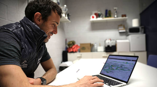 Xabier Muriel, responsable de rendimiento del equipo Caja Rural-RGA, repasa el recorrido del Gran premio Miguel Induráin en Velo Viewer