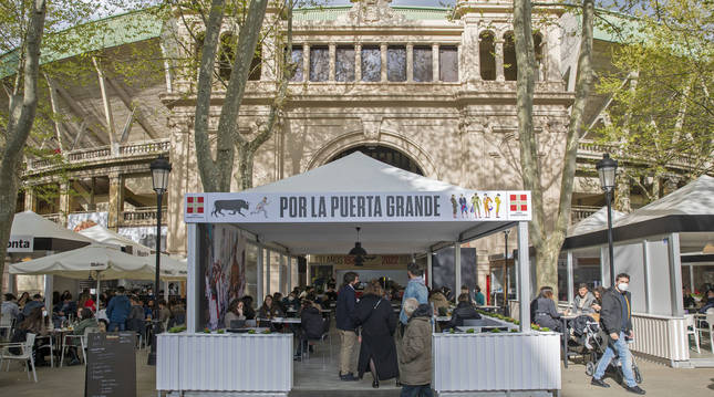 La terraza de la Casa de Misericordia se ha sumado este fin de semana al espacio que rodea la plaza de toros.