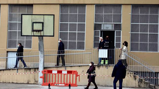 Fotos del colegio Maristas como centro de vacunación