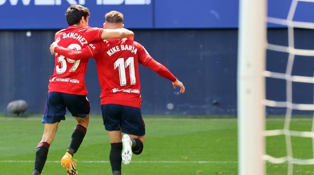 Imágenes del partido Osasuna-Elche disputado en El Sadar.