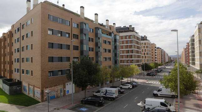 Vista de la calle María Domínguez, una de las que atraviesa la urbanización Nuevo Artica.