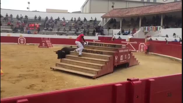 Exhibición de bravura 'Especial Arriazu' en Peralta