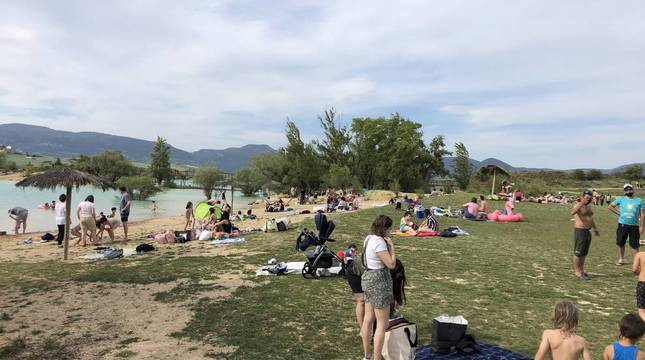 Fotos de los visitantes al embalse de Alloz
