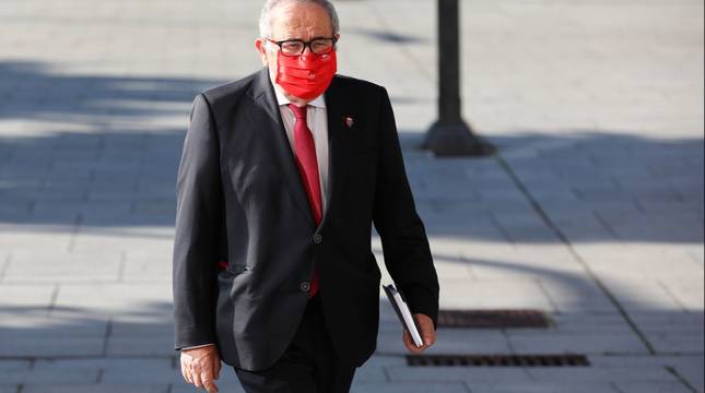 Sabalza, a su entrada en el Palacio Superior de Justicia de Navarra, este lunes.