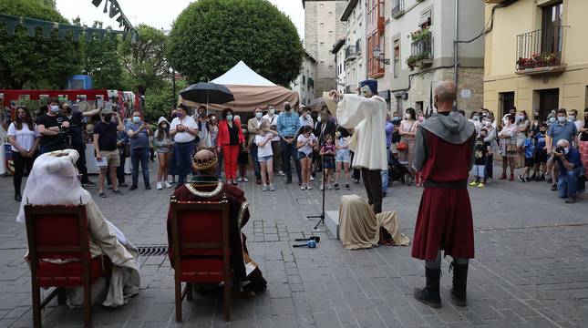 Olite recrea los fastos que siguieron al nacimiento de Carlos, el primer Príncipe de Viana