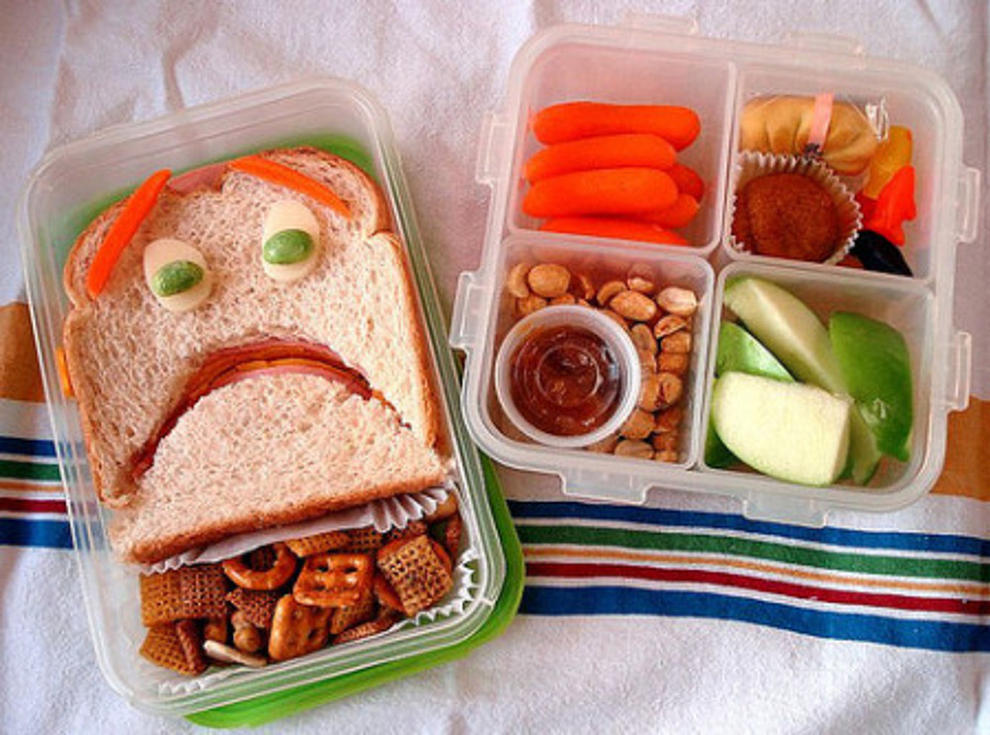 Comida de dieta para llevar en tupper