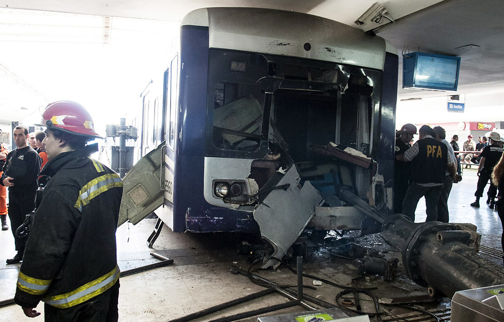 Al menos 80 heridos en un accidente de tren en Buenos Aires  Noticias