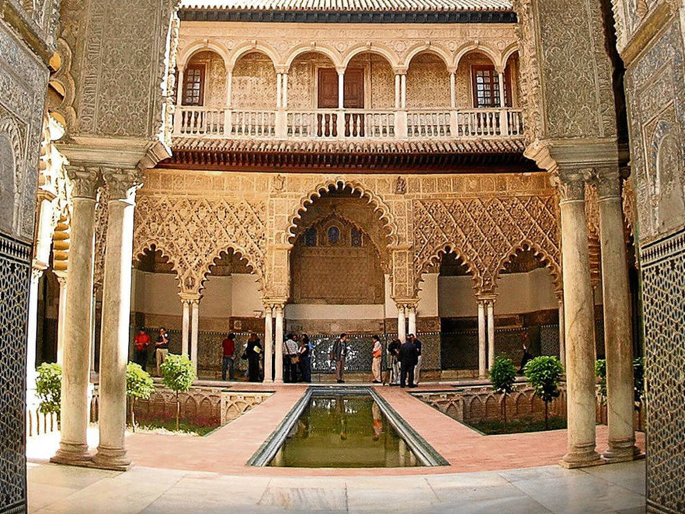Image result for Alcázar de Sevilla, Andalucía Sala de los Tapices