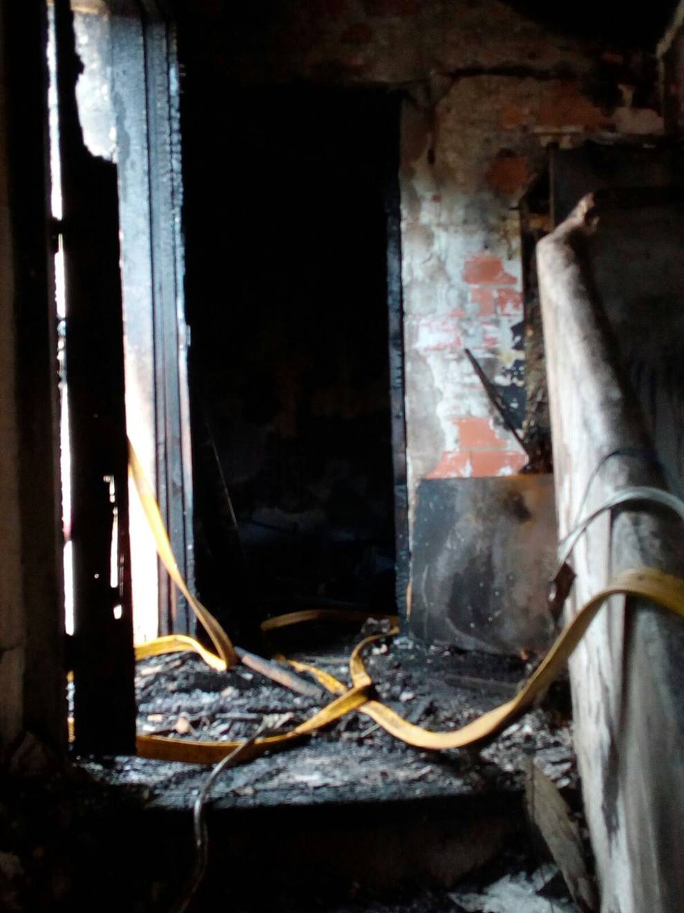 Se incendia una casa de tres alturas en Funes
