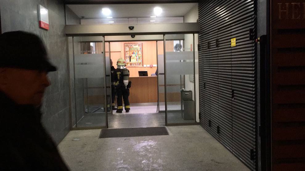 Tres trasladados al CHN por un incendio en la clínica Padre Menni de Pamplona
