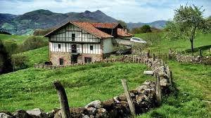 Piden regular la habitabilidad de los caseríos en Navarra ...