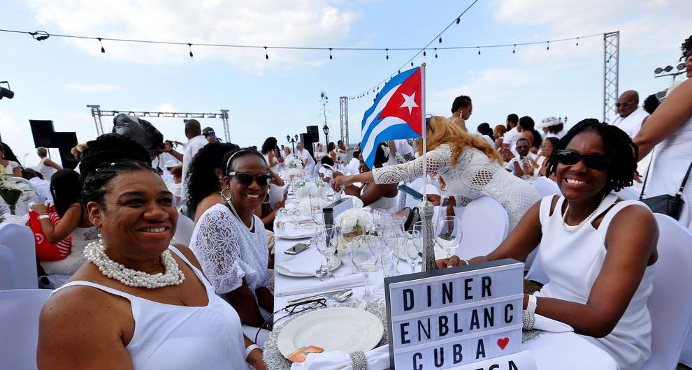   Dîner en blanc à La Havane: pique-nique français et ambiance américaine