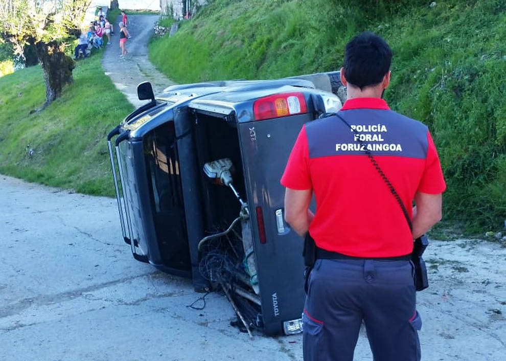 Imputada por positivo en alcohol tras salirse de la calzada y volcar en Oscáriz
