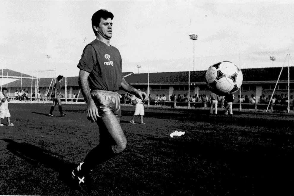 Javier Aguirre entrenando en Tajonar durante su etapa como jugador del C.A. osasuna.
