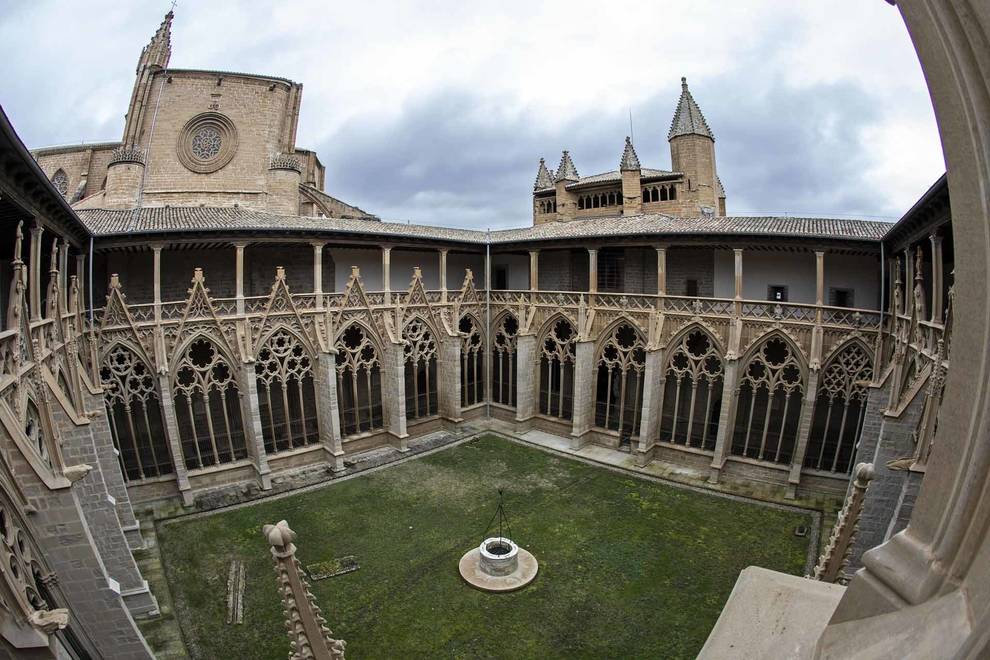 Critican que no se contemple el acceso gratuito al claustro de la Catedral  de Pamplona | Noticias de Navarra en Diario de Navarra