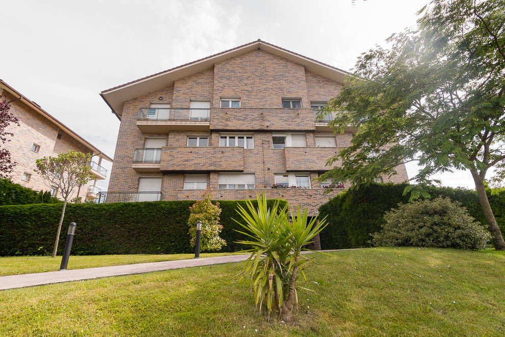 Gorráiz: ático en Egues 56