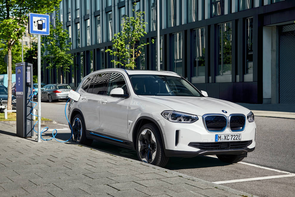 BMW iX3 cargador