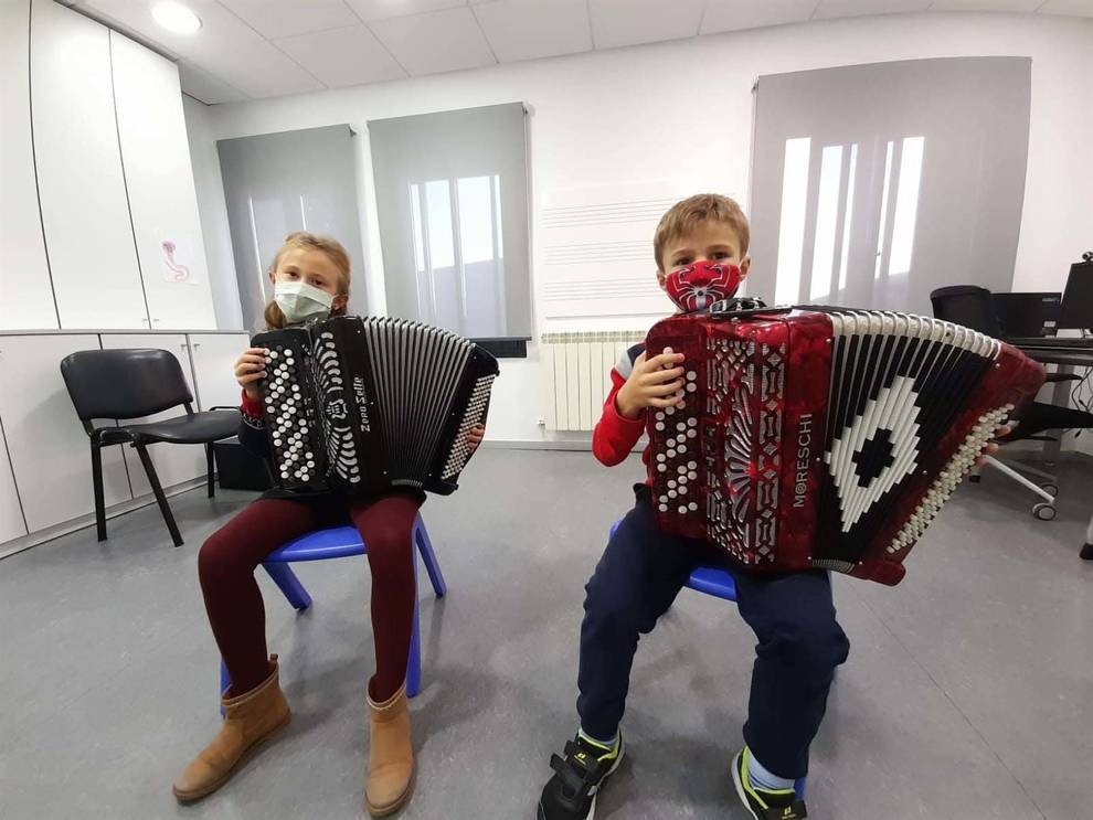 Las escuelas de música dedican Santa Cecilia a los sanitarios