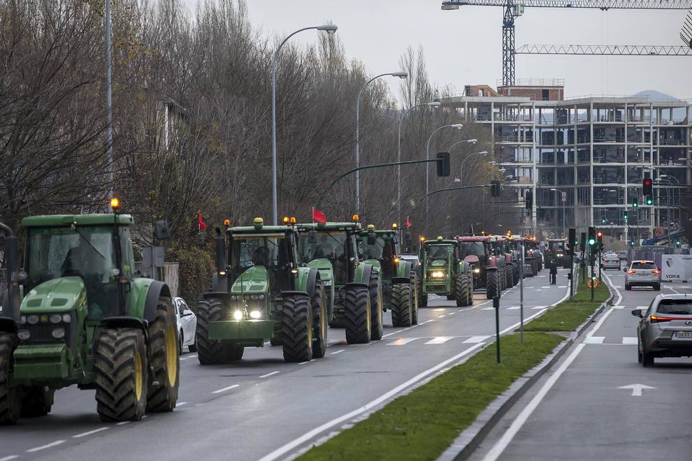 Fotos de la protesta de camiones, tractores y taxistas ...