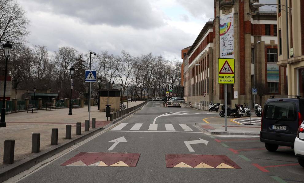 Así son los cuatro tipos de reductores de velocidad que hay en Pamplona
