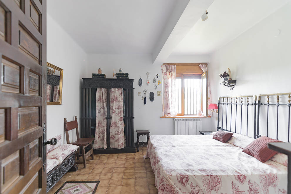Casa de piedra restaurada con terreno en Endériz