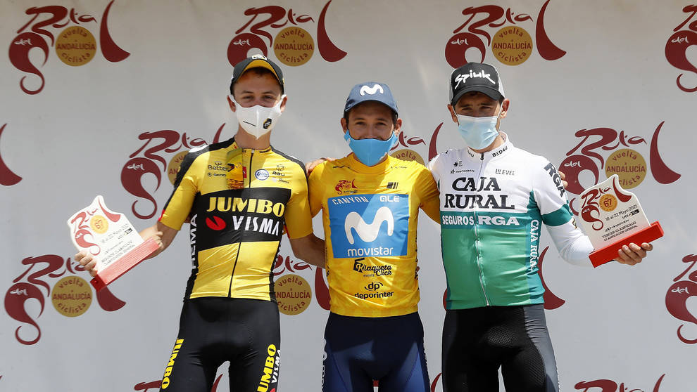 Supermán López gana la Vuelta a Andalucía con el navarro Amézqueta en el tercer peldaño del podio
