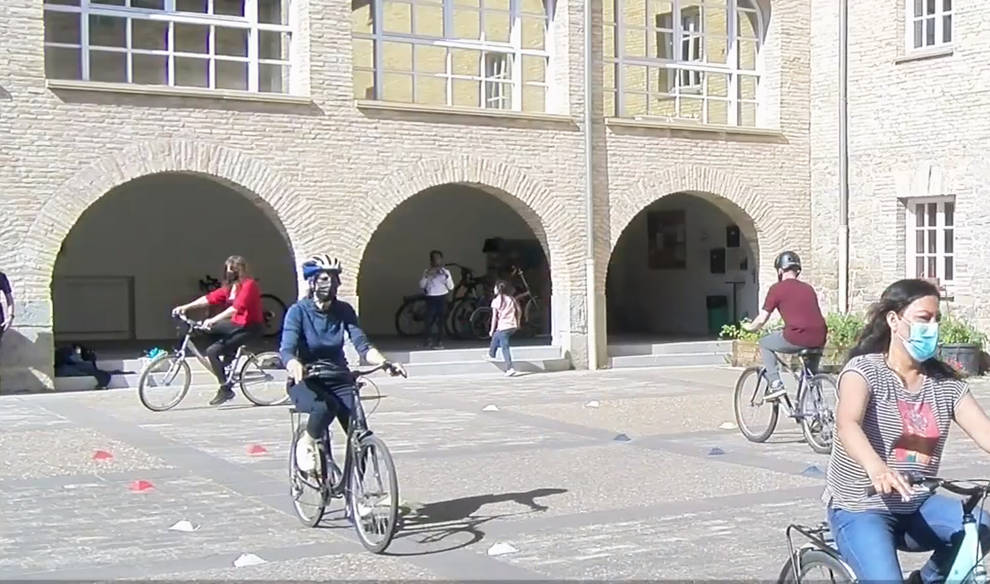 Nuevo éxito del taller biciescuela para adultos de Pamplona