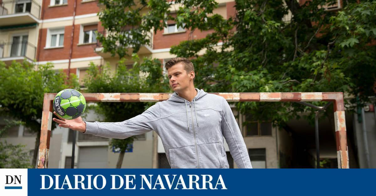 Sergey Hernández: "En los 'Hispanos' el ambiente es increíble y la gente es muy humilde" | Noticias de Balonmano en Diario de Navarra - Vimarsana News